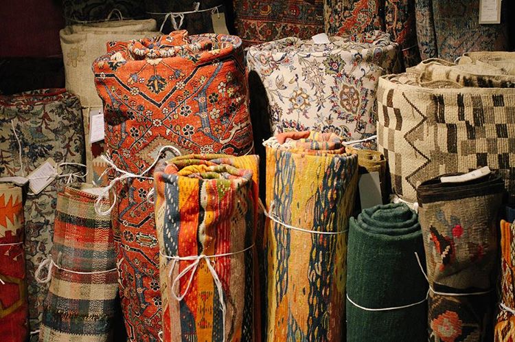 day. when they had opened their treasures, they presented gifts to him: gold, frankincense, and myrrh. 🔔