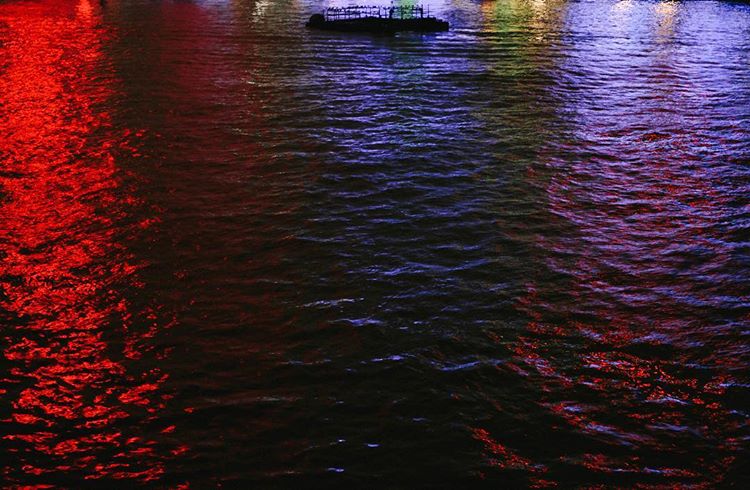 gloamsparkles-on-thames 🎊 (i am not actually here, disclaimer)